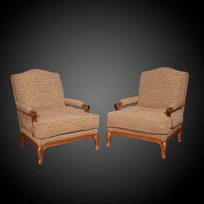An important and very comfortable pair of gilded wood armchairs, Italy, 19th century (75 cm wide, 92 cm high, 100 cm deep) (29 in. wide, 3 ft high, 39 in. deep)
